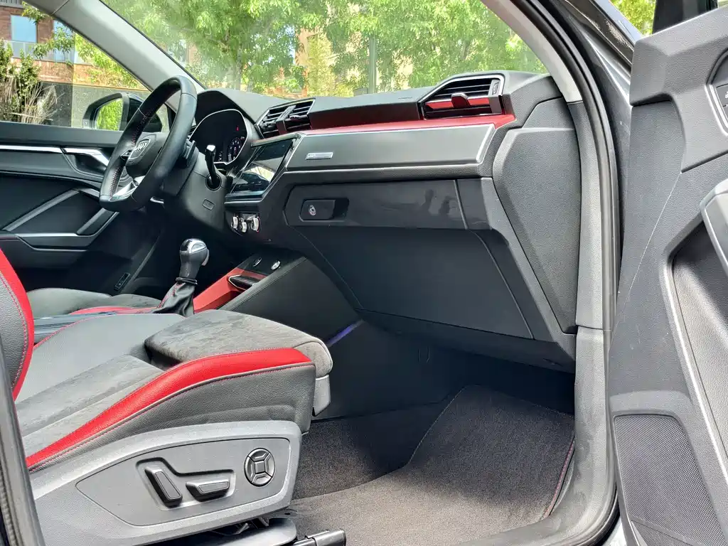 Audi Q3 — фото 13