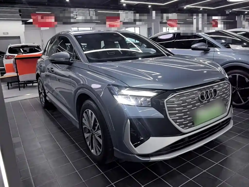 Audi Q4 e-tron — фото 4