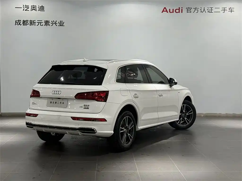Audi Q5L — фото 4