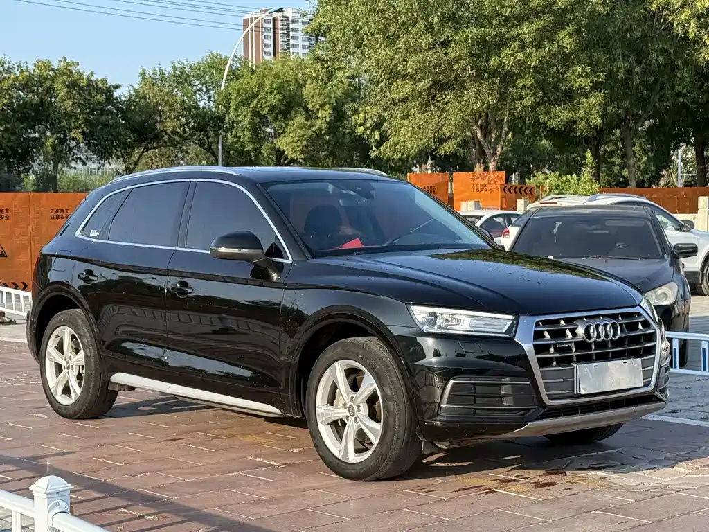 Audi Q5L — фото 3