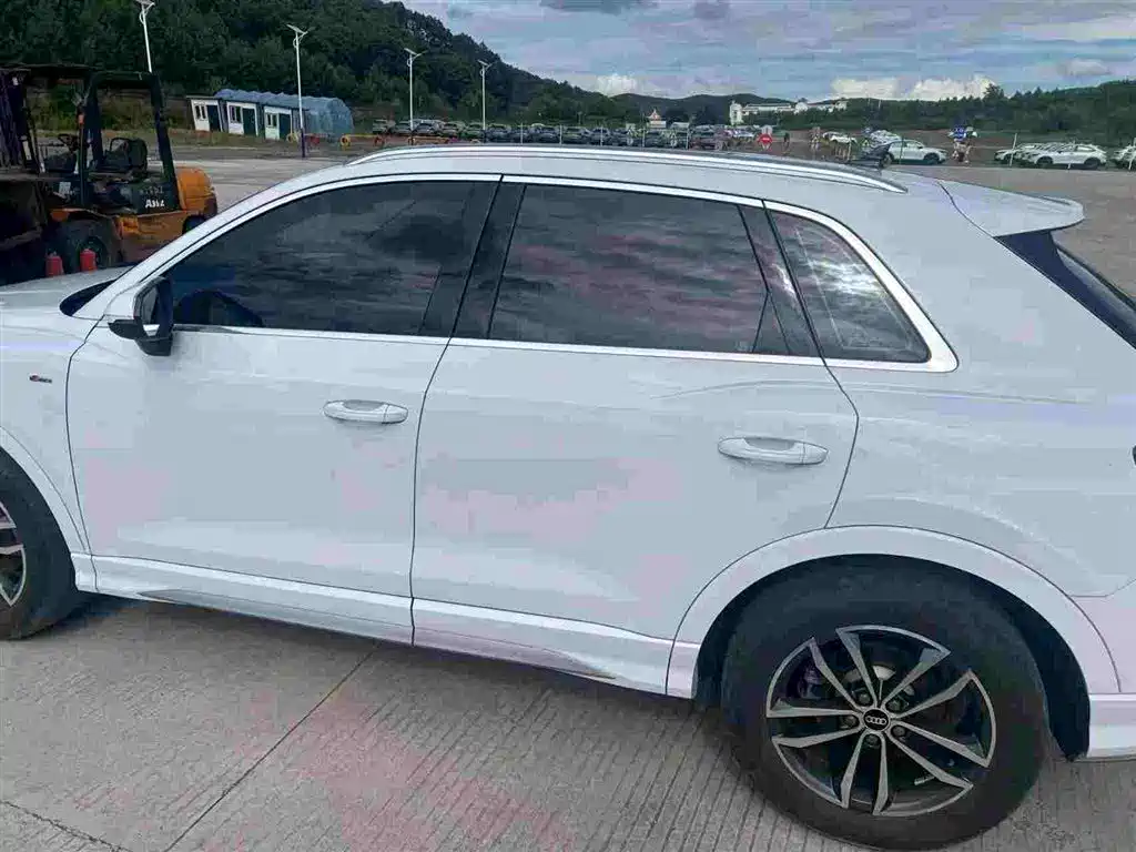 Audi Q3 — фото 11