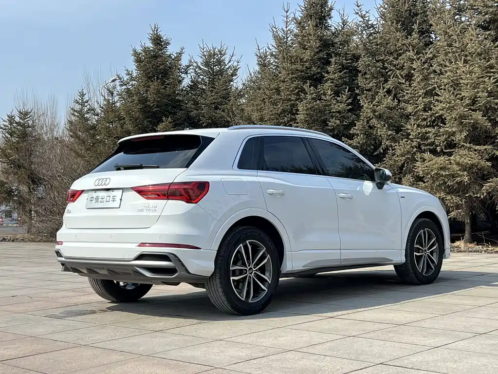 Audi Q3 — фото 4