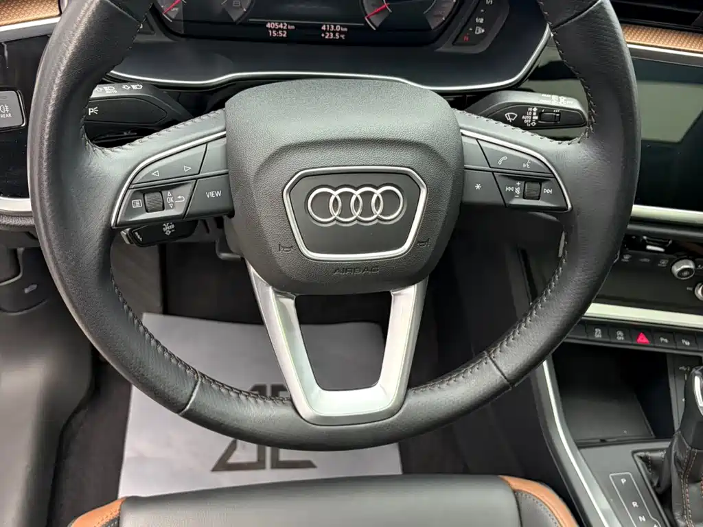 Audi Q3 — фото 11