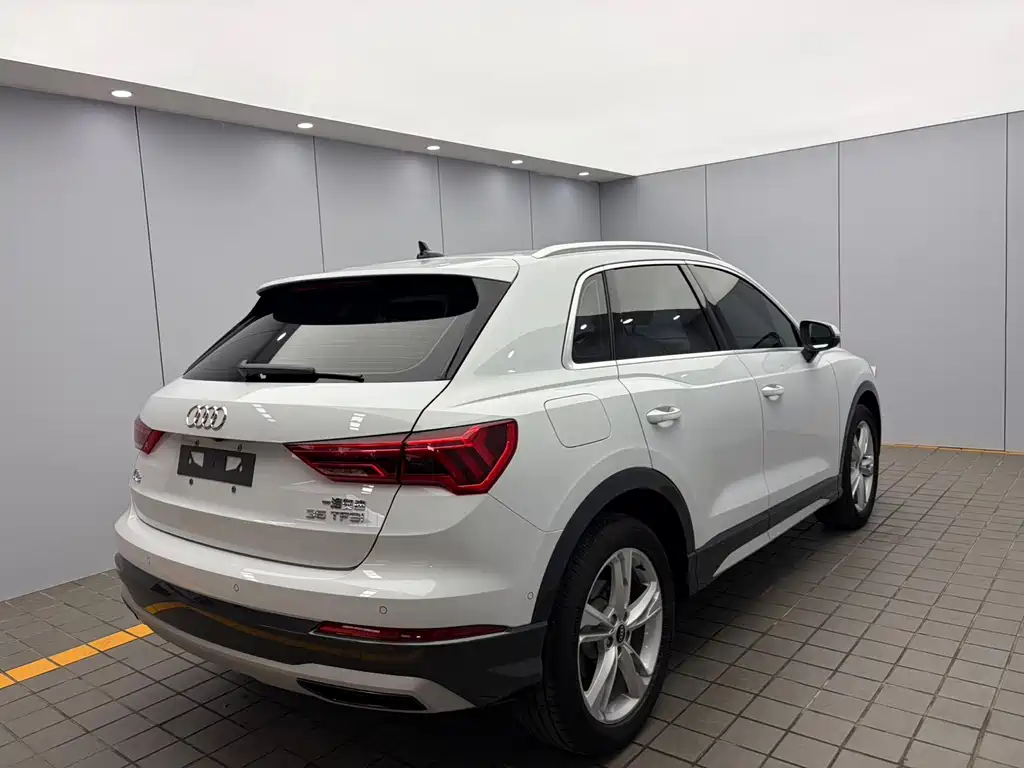 Audi Q3 — фото 6
