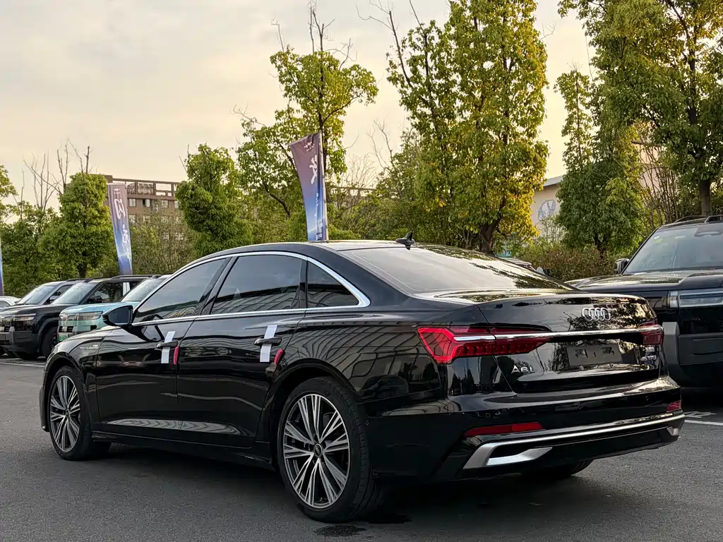 Audi A6L — фото 15