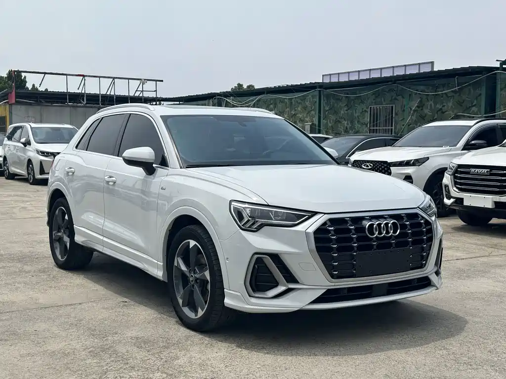 Audi Q3 — фото 3