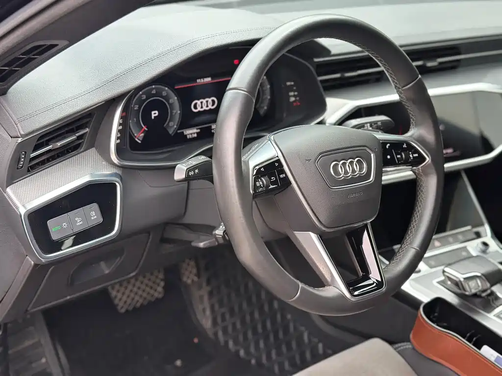 Audi A6L — фото 8