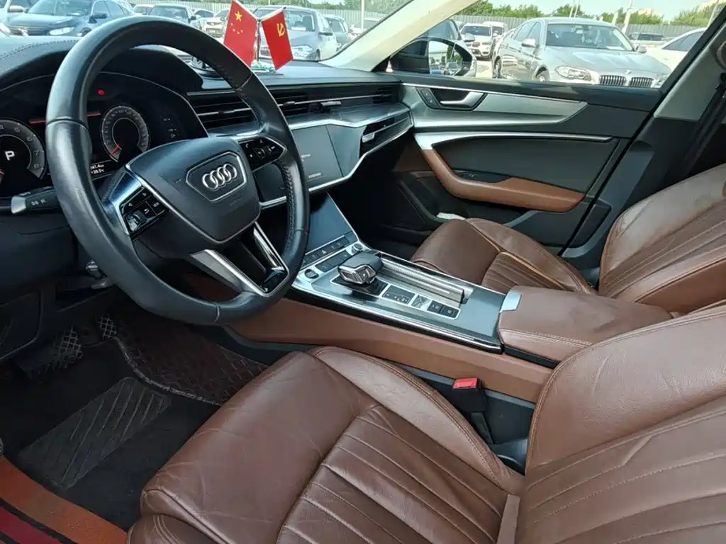 Audi A6L — фото 15