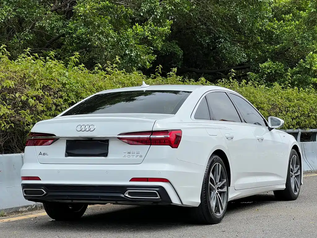 Audi A6L — фото 18