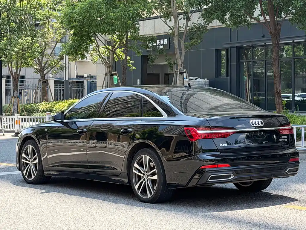 Audi A6L — фото 15