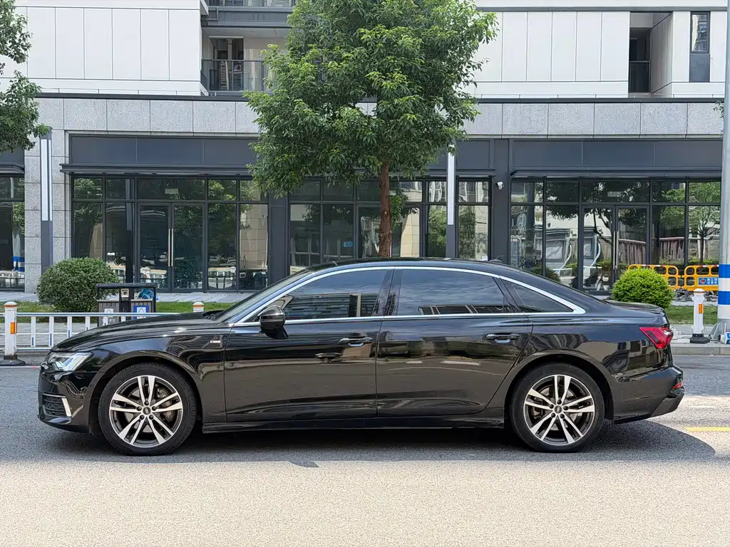 Audi A6L — фото 4