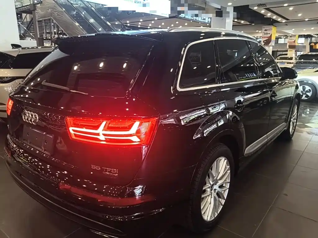 Audi Q7 — фото 7