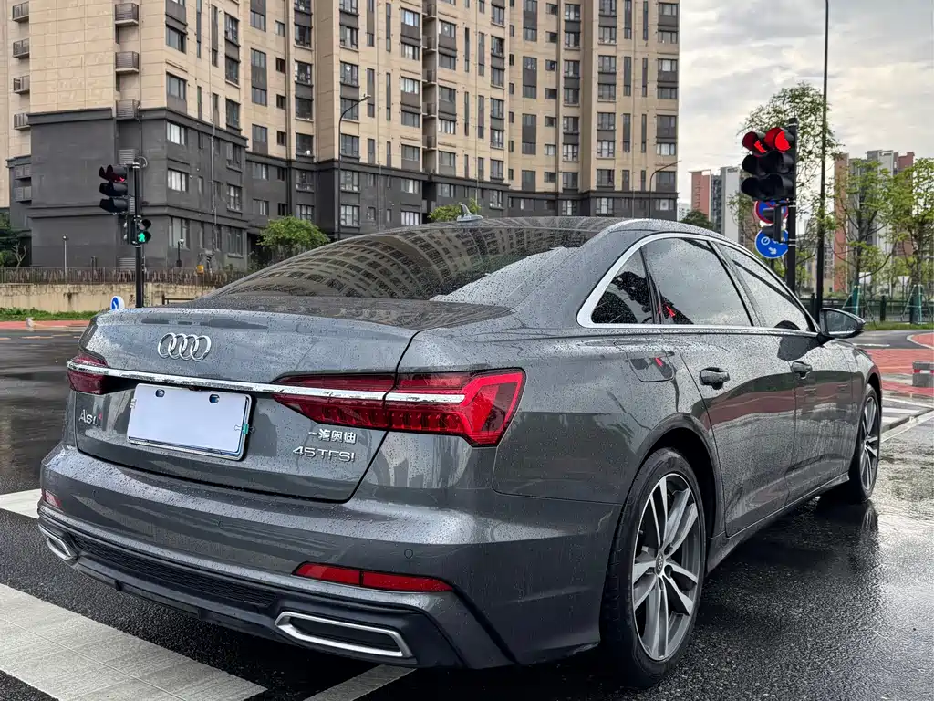 Audi A6L — фото 5