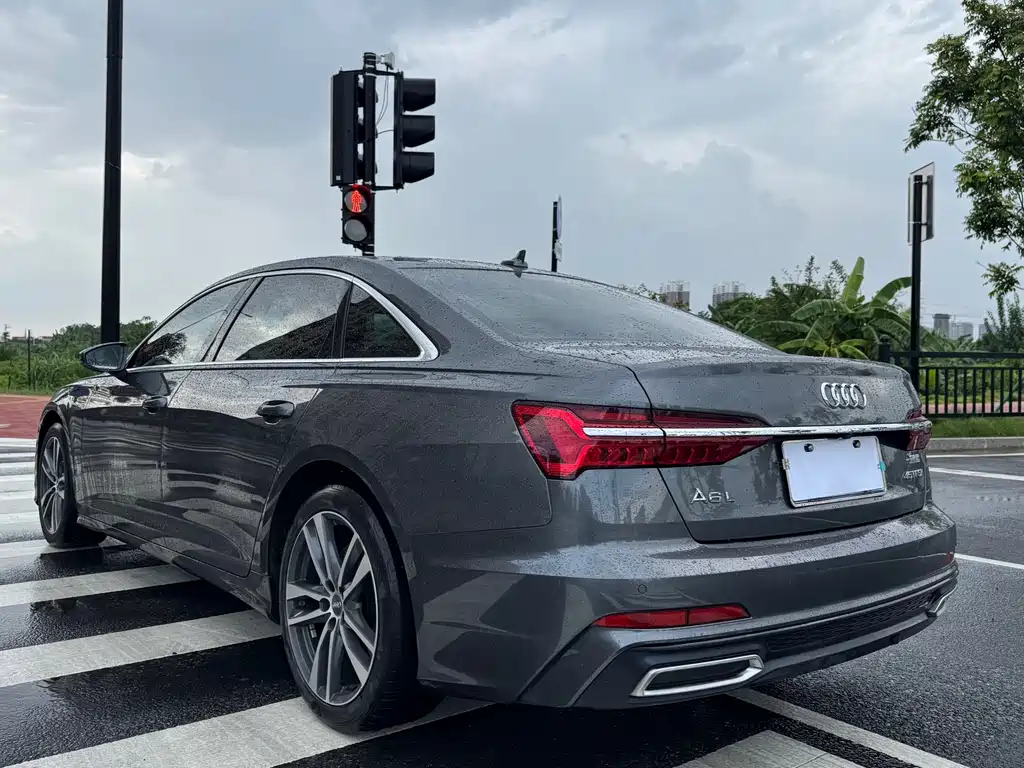 Audi A6L — фото 6