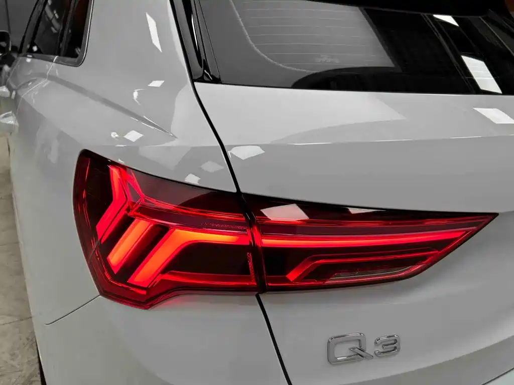 Audi Q3 — фото 19