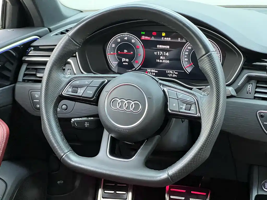 Audi A4L — фото 26