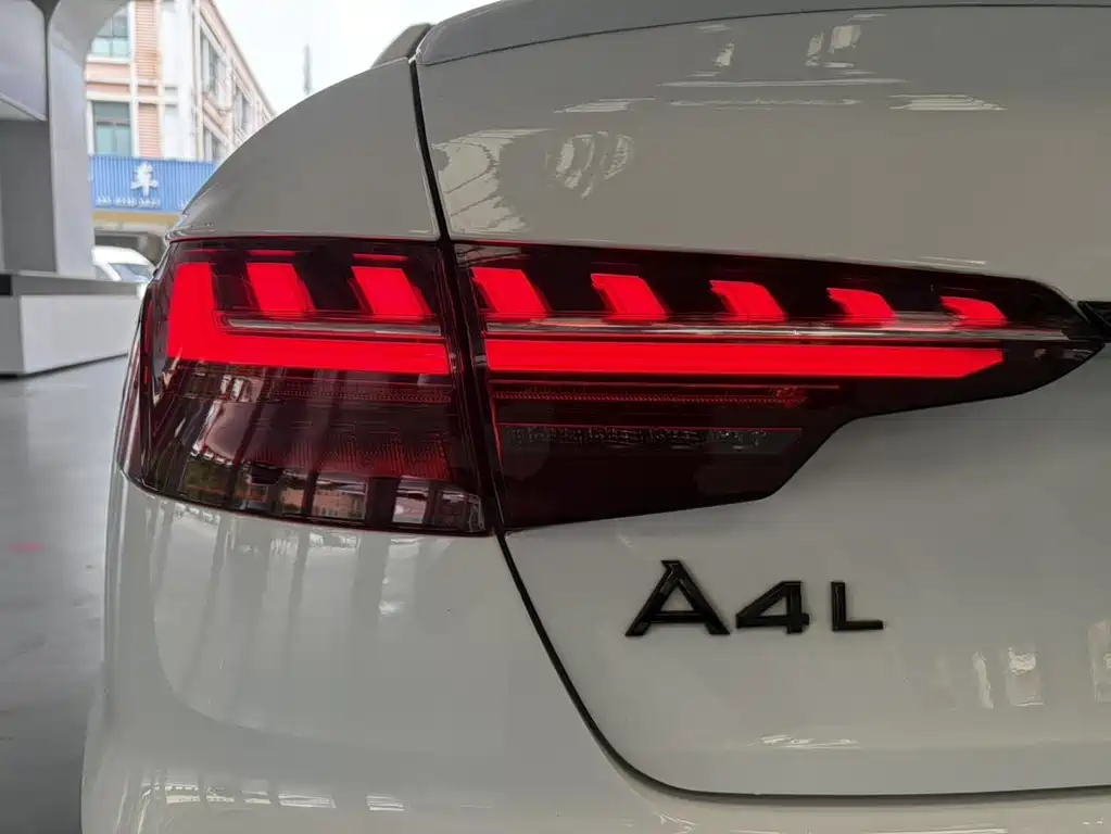 Audi A4L — фото 13