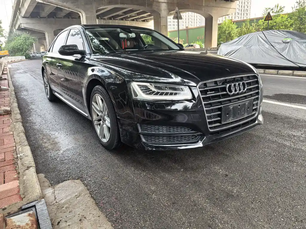 Audi A8 — фото 3
