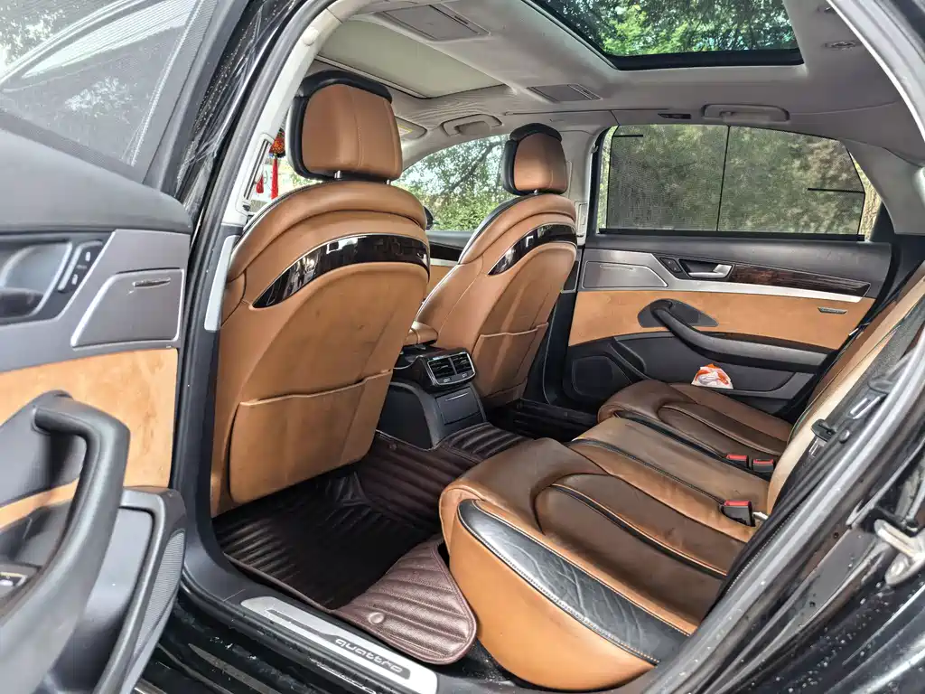 Audi A8 — фото 8