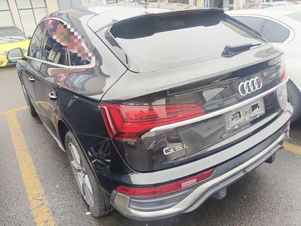 Audi Q5L Sportback — фото 5