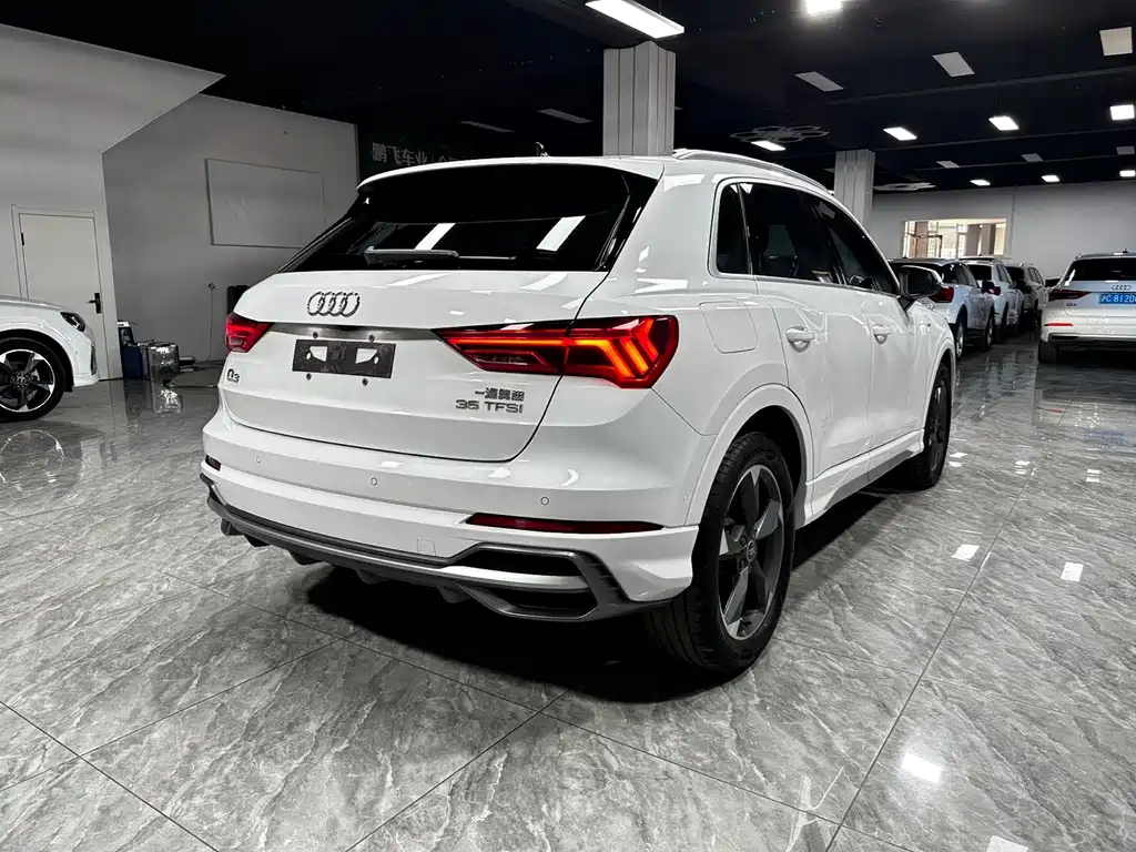 Audi Q3 — фото 6