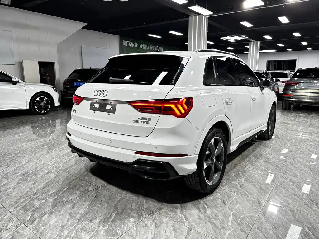 Audi Q3 — фото 6