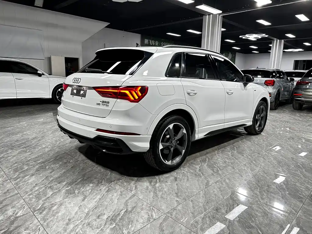 Audi Q3 — фото 9