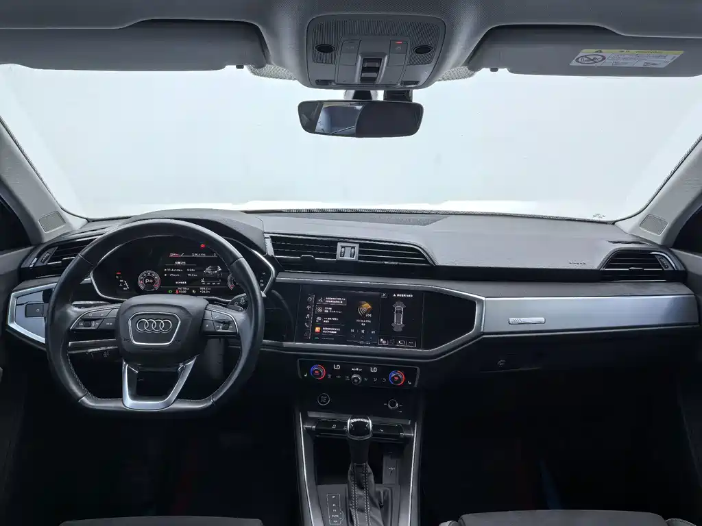 Audi Q3 — фото 13
