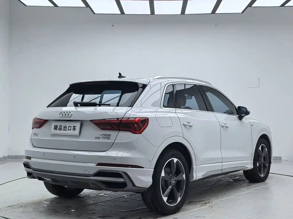 Audi Q3 — фото 4