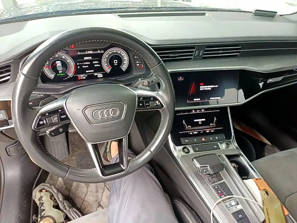 Audi A6L — фото 10