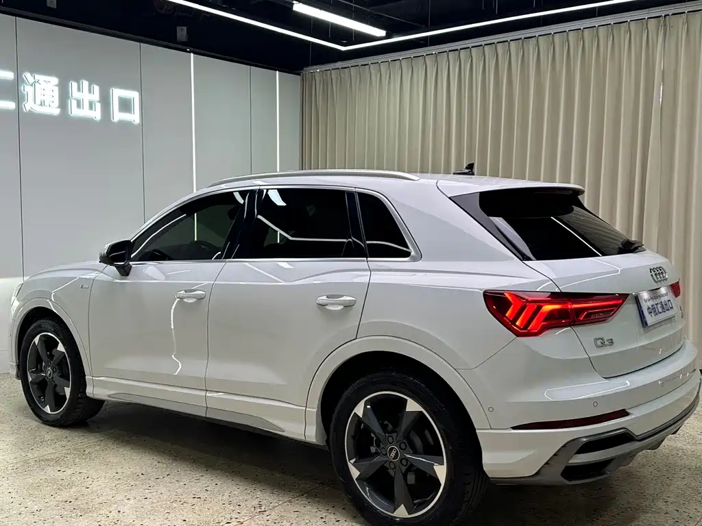 Audi Q3 — фото 6
