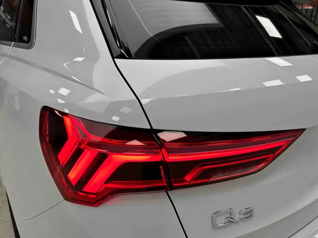 Audi Q3 — фото 19