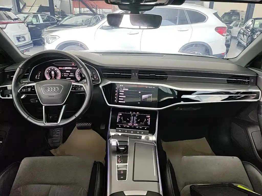Audi A6L — фото 10