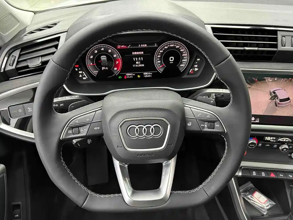 Audi Q3 — фото 3