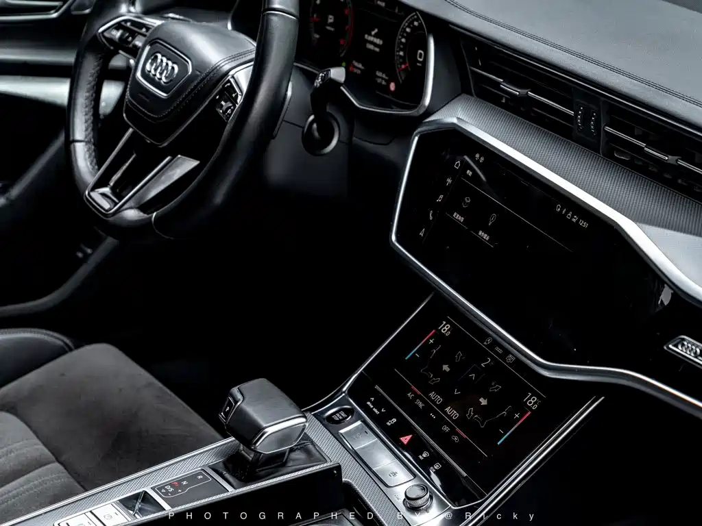 Audi A6L — фото 6