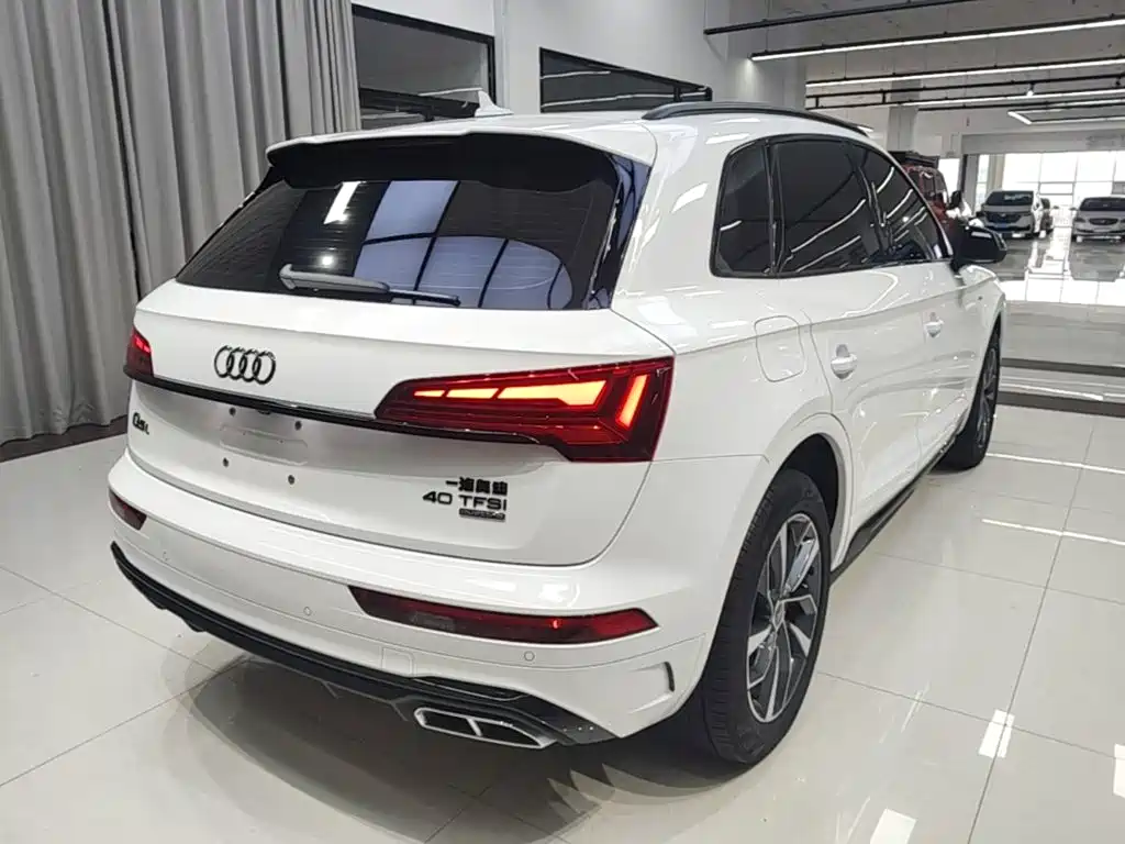 Audi Q5L — фото 7