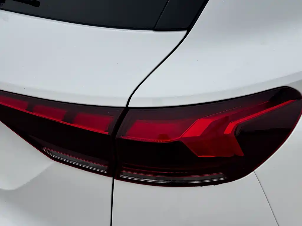 Audi Q6L e-tron — фото 6
