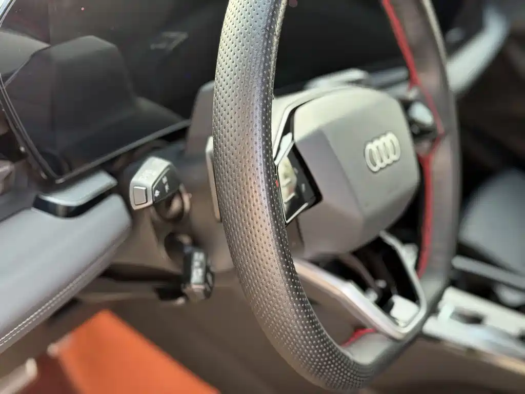 Audi Q6L e-tron — фото 10
