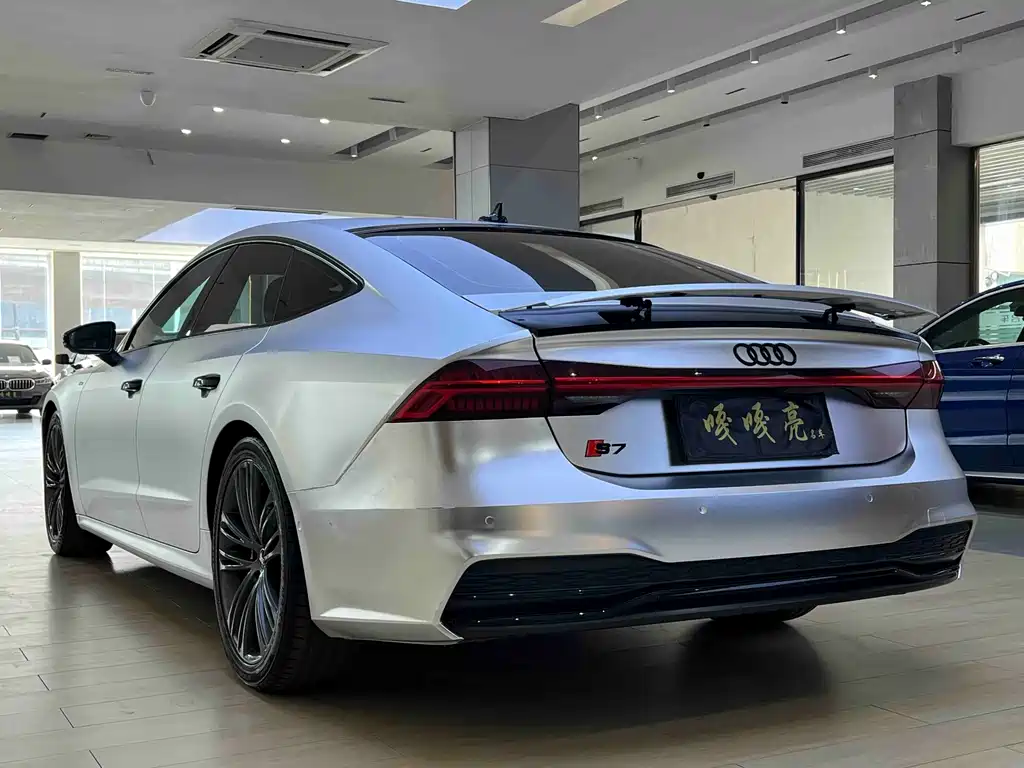 Audi A7 — фото 9