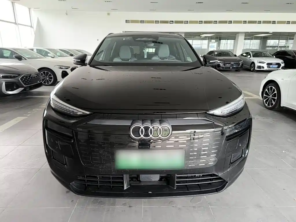 Audi Q6L e-tron — фото 3