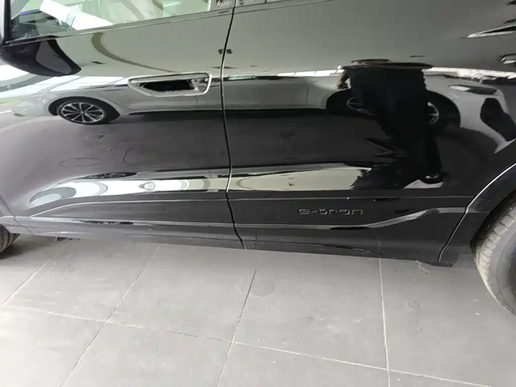 Audi Q6L e-tron — фото 22