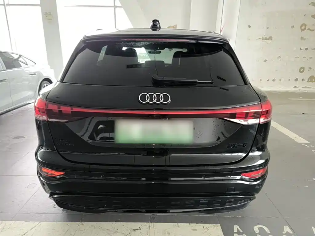 Audi Q6L e-tron — фото 6