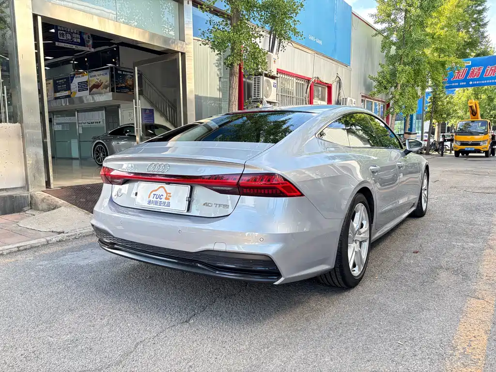 Audi A7 — фото 2