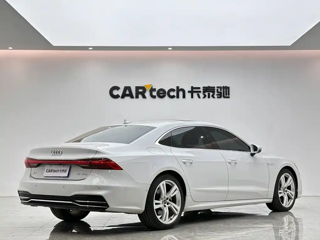 Audi A7L — фото 5