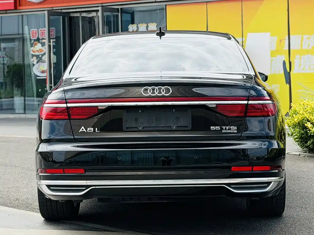 Audi A8 — фото 4