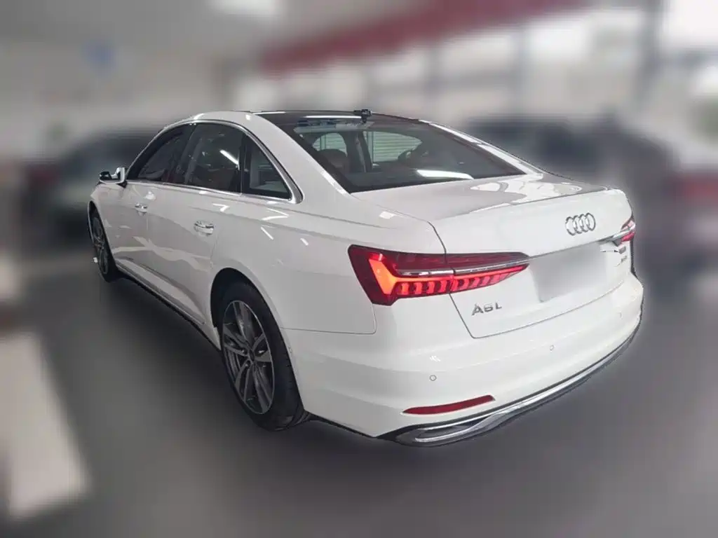Audi A6L — фото 9