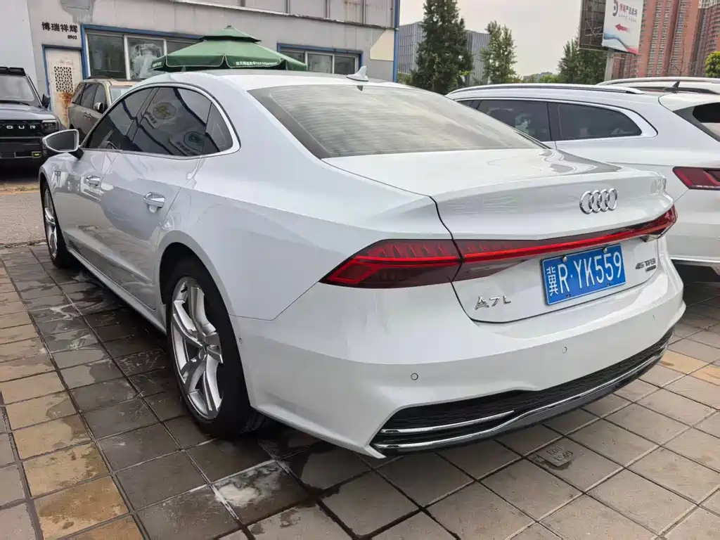 Audi A7L — фото 5