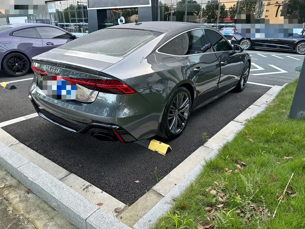 Audi A7 — фото 17
