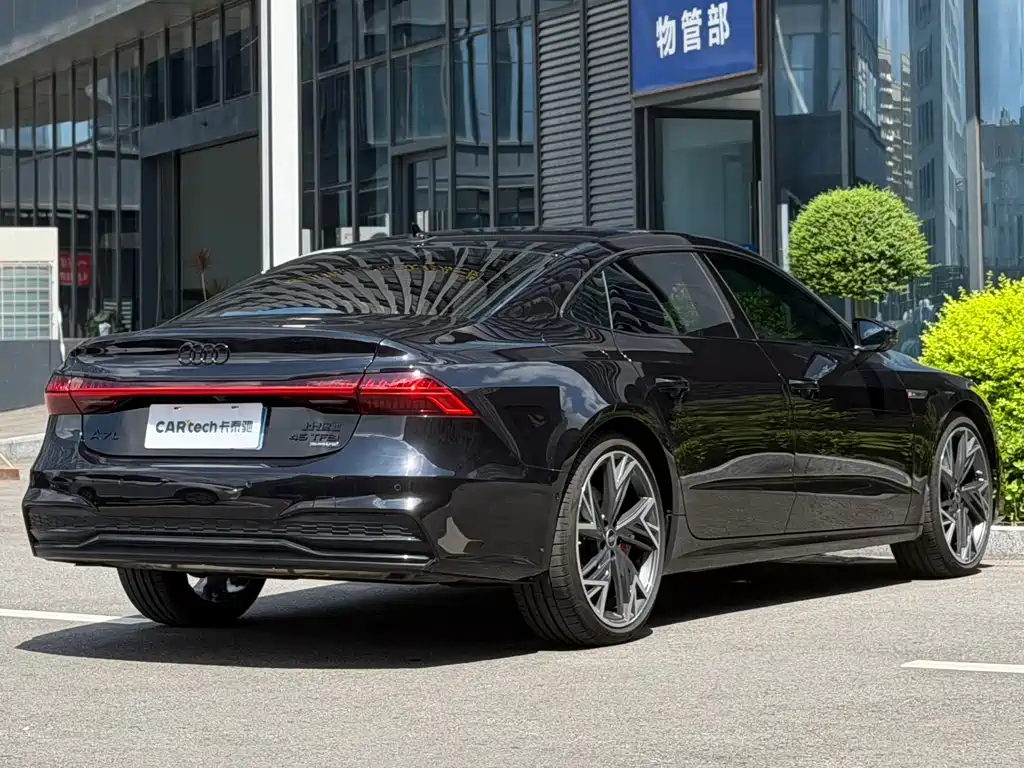 Audi A7L — фото 3