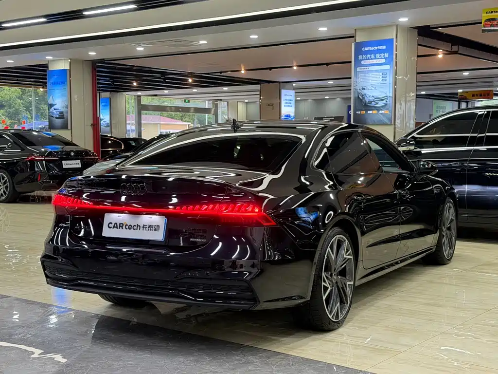Audi A7L — фото 22